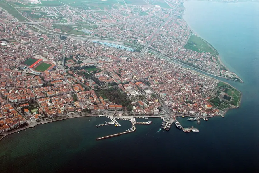 Çanakkale: boğazın iki yakasında, belleğe uzanan yollar