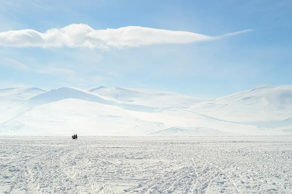 Ardahan: geniş ufuklarda, kaleler ve göl manzaraları