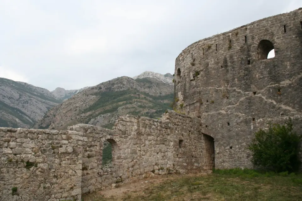 Karadağ Kıyısı, Karadağ