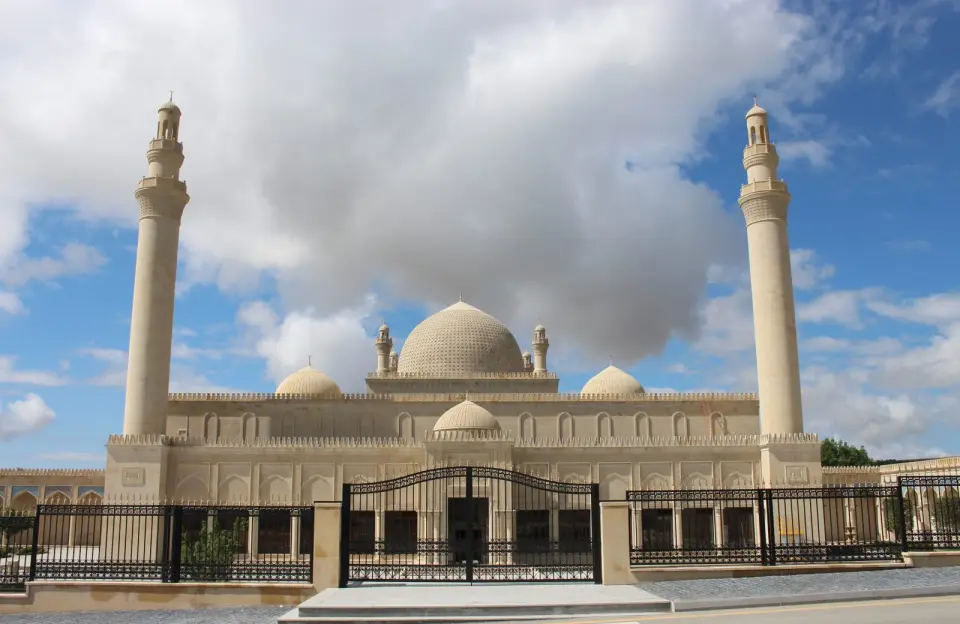 Şamahı: Şirvan’ın eski başkenti, Cuma Camii, Yedi Kubbe ve Diri Baba Türbesi